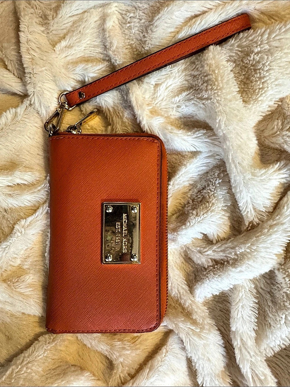 Michael Kors Jet Set Travel Saffiano Leather Zip Around Wristlet Wallet Travel